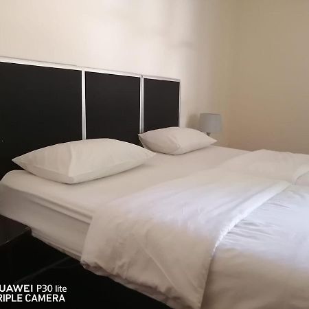 Rosebank Hostel Johannesburg Eksteriør billede